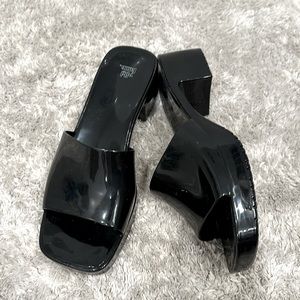 Super Cute Low Platform Heels Size 8